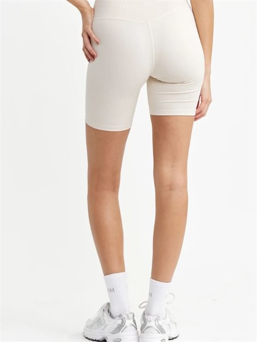 Drop of Mindfulness træningsshorts i creme hvid